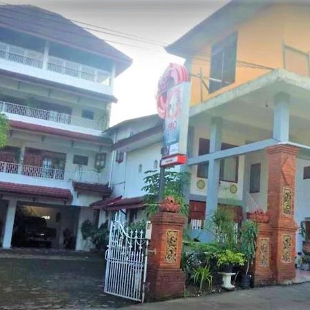 Wisma & Kantin Amanda Mojokerto Buitenkant foto