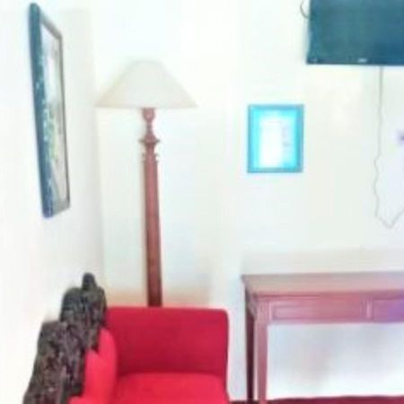 Wisma & Kantin Amanda Mojokerto Buitenkant foto