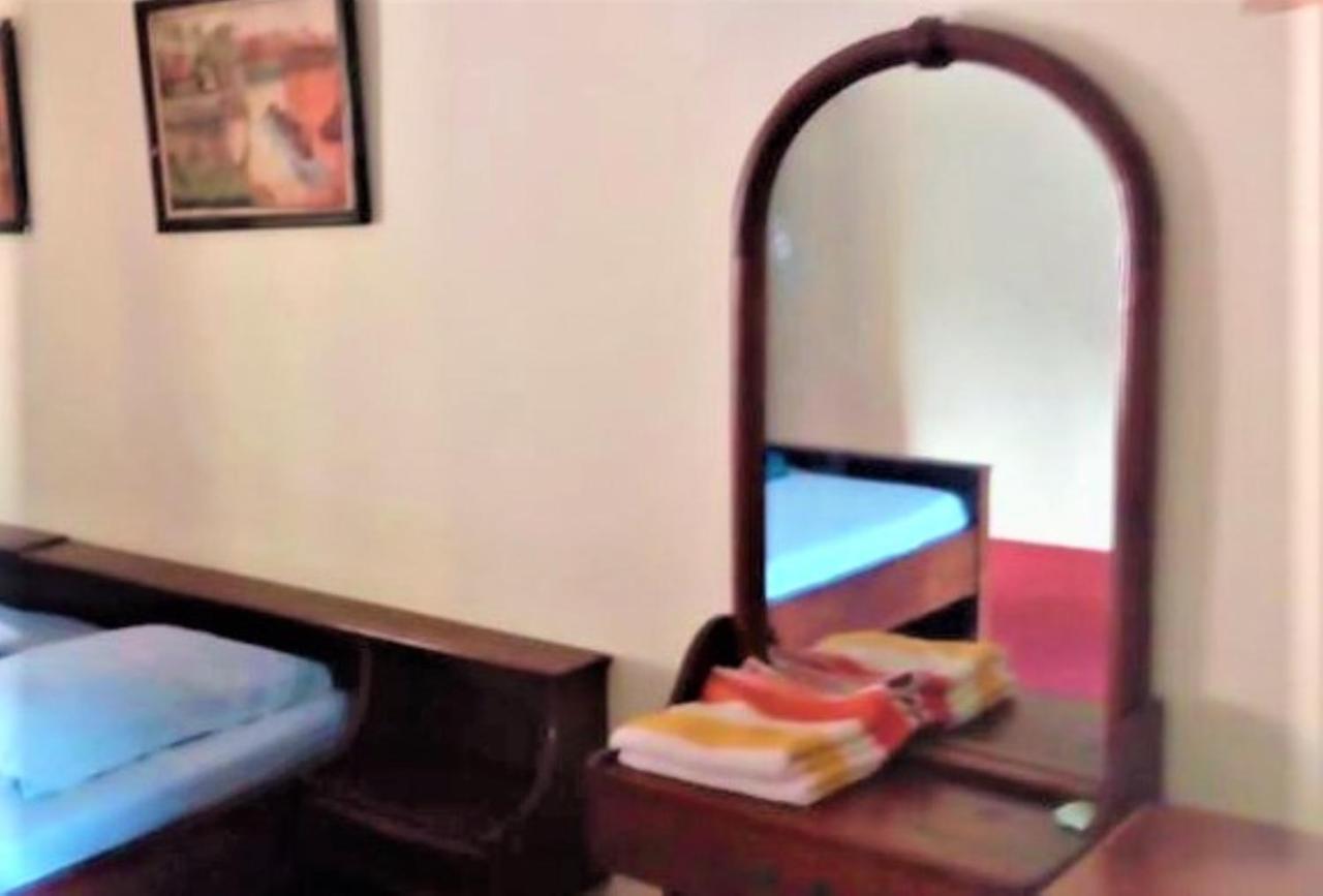 Wisma & Kantin Amanda Mojokerto Buitenkant foto
