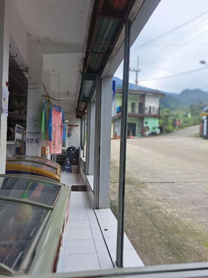Wisma & Kantin Amanda Mojokerto Buitenkant foto